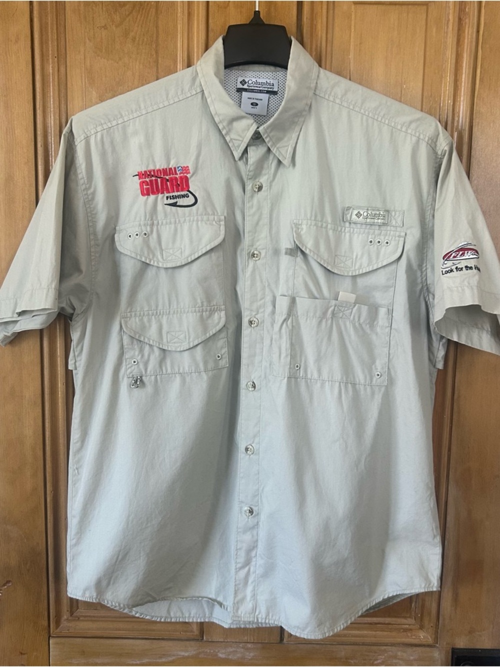 Columbia PFG Nat’l Guard Mens Khaki Short Sleeve Fishing Shirt Vented UPF30 Sz S